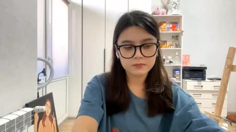 Snapshot of shontagrabowski chatting on March 15, 2026, 12:33 pm Marie online show from March 15, 2026, 12:33 pm