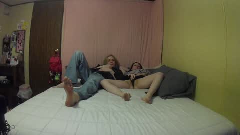 Snapshot of short_cakes05 chatting on December 14, 2024, 6:35 am Short Cakes online show from December 14, 2024, 6:35 am