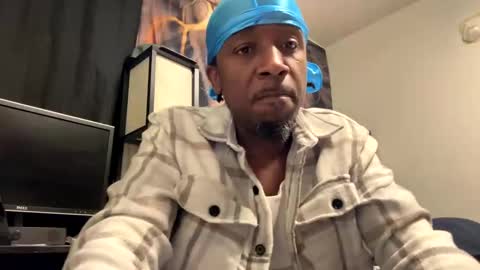 Snapshot of shortdog617 chatting on October 18, 2025, 8:37 am Short dog online show from October 18, 2025, 8:37 am