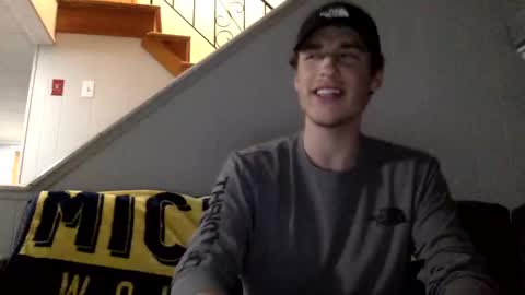 Snapshot of shortiesn40s chatting on November 19, 2025, 8:36 am shortiesn40s online show from November 19, 2025, 8:36 am