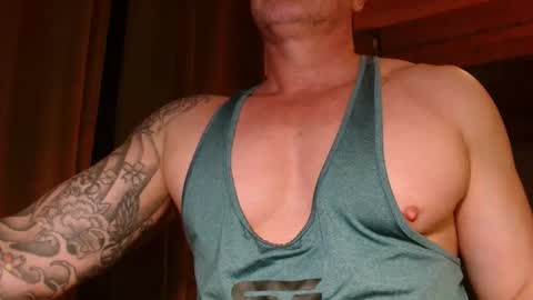 Snapshot of show_on_for_you chatting on October 17, 2025, 8:22 pm show_on_for_you online show from October 17, 2025, 8:22 pm