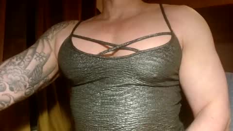 Snapshot of show_on_for_you chatting on November 2, 2025, 10:45 pm show_on_for_you online show from November 2, 2025, 10:45 pm