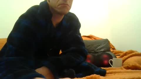 showherenow online show from April 5, 2026, 6:10 am