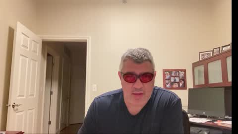 Chicago Guy online show from October 10, 2025, 3:38 am