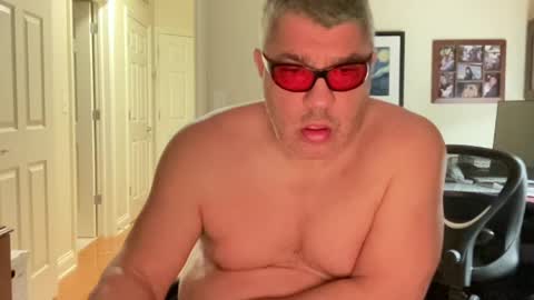 Snapshot of showmet chatting on July 9, 2026, 5:11 am Chicago Guy online show from July 9, 2026, 5:11 am