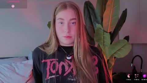 ShowmeYourfetish online show from June 3, 2026, 5:32 am