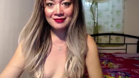 Snapshot of showmeyourlove33 chatting on December 18, 2024, 6:10 am Sweety Jane online show from December 18, 2024, 6:10 am
