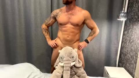 Snapshot of shtirlec86 chatting on December 3, 2024, 6:59 am Mary and Piter online show from December 3, 2024, 6:59 am