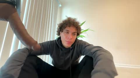 Snapshot of shurthingxx chatting on February 24, 2025, 3:20 pm shurthingxx online show from February 24, 2025, 3:20 pm