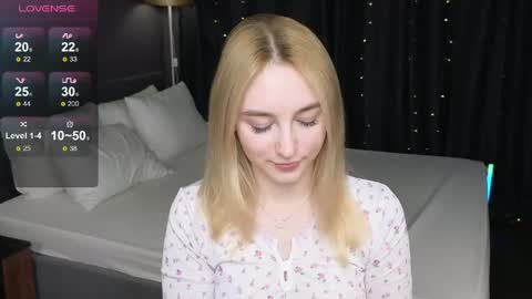 Snapshot of shy__polly chatting on June 2, 2026, 12:01 am Polly online show from June 2, 2026, 12:01 am