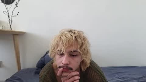 Snapshot of shy_boy17 chatting on February 12, 2026, 10:10 am your shy boy online show from February 12, 2026, 10:10 am