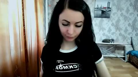 shy_cat_candy online show from June 18, 2026, 10:52 am