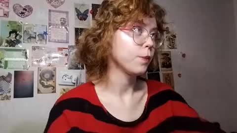 Milena online show from October 17, 2025, 1:14 pm