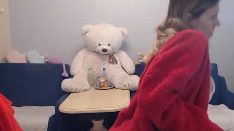 Snapshot of shy_moony chatting on May 29, 2026, 6:17 pm just Alex online show from May 29, 2026, 6:17 pm
