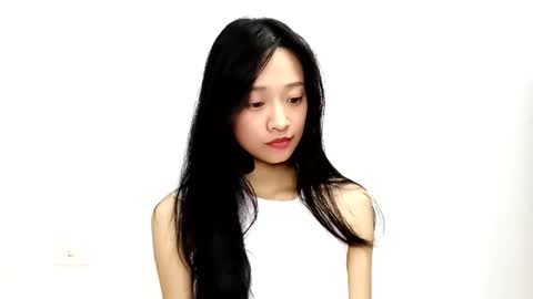 shy_pink_doll online show from April 24, 2026, 4:09 pm