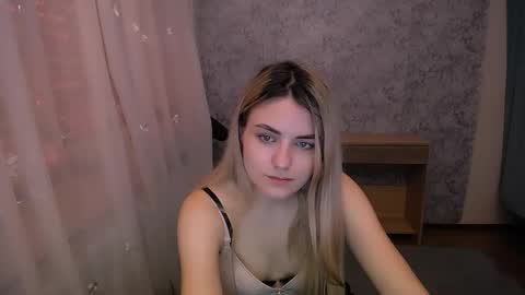 shy_sabrina_ online show from March 7, 2025, 8:34 am
