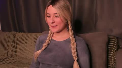 Snapshot of shybunny01 chatting on October 9, 2025, 9:35 pm Mary online show from October 9, 2025, 9:35 pm