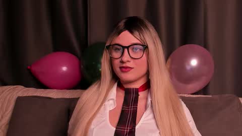 Snapshot of shybunny01 chatting on October 21, 2025, 7:36 pm Mary online show from October 21, 2025, 7:36 pm