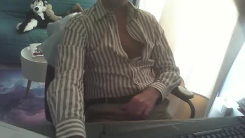 Snapshot of shyfrenchcock chatting on October 27, 2025, 2:43 pm shyfrenchcock online show from October 27, 2025, 2:43 pm