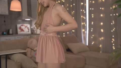 Snapshot of shyrubate chatting on March 11, 2025, 11:44 am Aurora online show from March 11, 2025, 11:44 am