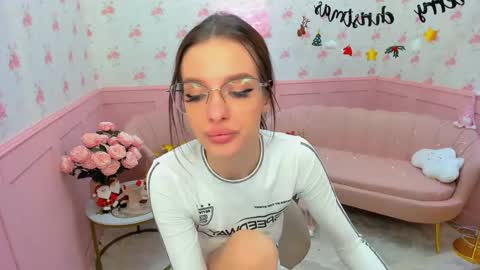 Snapshot of shysasshy chatting on December 27, 2024, 1:39 pm Sicily online show from December 27, 2024, 1:39 pm