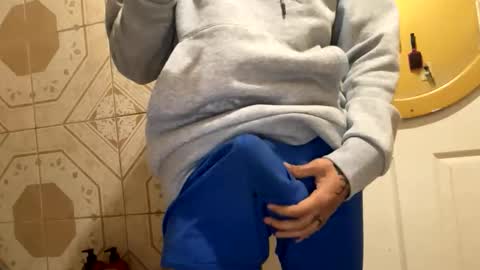 Snapshot of shyyyguyyy59 chatting on February 18, 2026, 10:33 am shyyyguyyy59 online show from February 18, 2026, 10:33 am