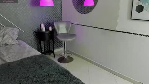 Snapshot of sia_roose chatting on September 23, 2025, 3:42 am Sia online show from September 23, 2025, 3:42 am