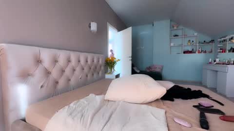 sialone online show from March 16, 2026, 7:12 am