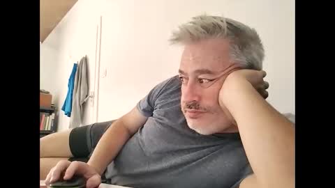 sibemolx online show from October 7, 2025, 2:03 pm