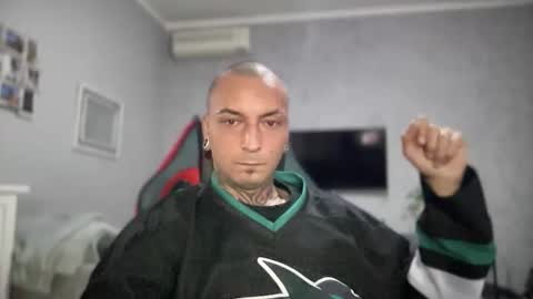 Snapshot of sidvicious23cm chatting on October 24, 2025, 5:42 pm sidvicious23cm online show from October 24, 2025, 5:42 pm