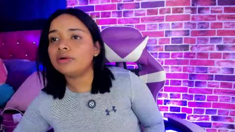 sienna_lux01 online show from April 16, 2026, 2:34 am