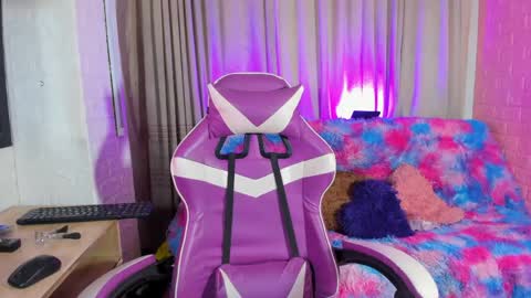 sienna_lux01 online show from June 4, 2026, 4:07 am