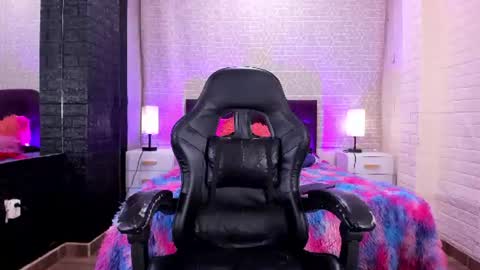 Snapshot of sienna_lux01 chatting on July 7, 2026, 6:47 am sienna_lux01 online show from July 7, 2026, 6:47 am