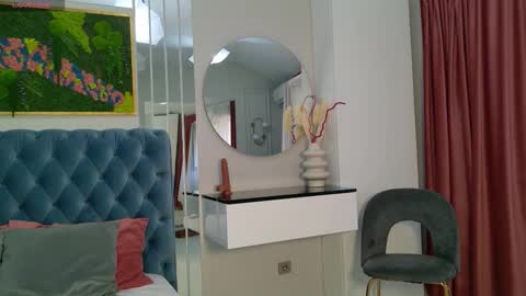 Sienna online show from March 25, 2026, 12:11 pm