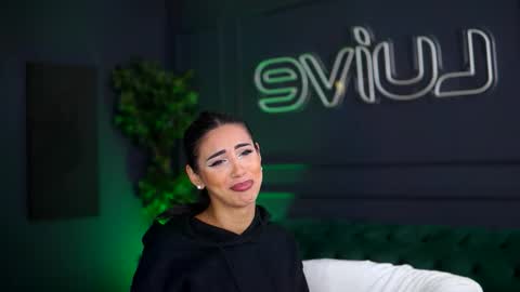 Snapshot of siennaruh chatting on October 11, 2025, 10:36 am Sienna online show from October 11, 2025, 10:36 am