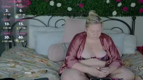 Sienna Luxx online show from July 14, 2026, 6:24 pm