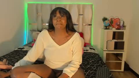 sierra_violet online show from December 9, 2024, 11:15 am