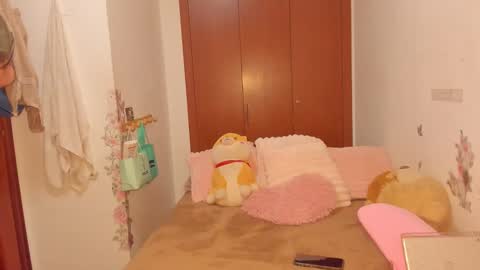 sierra_violet online show from May 6, 2026, 6:13 pm