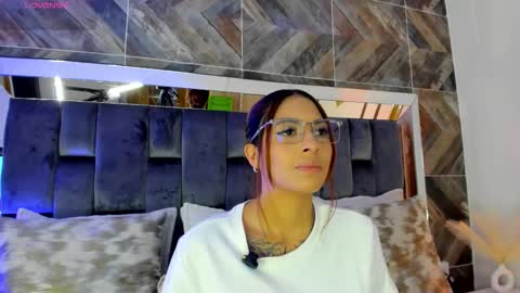    online show from November 30, 2025, 4:44 pm