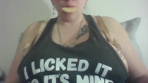 Lady Sif online show from December 17, 2025, 1:22 am