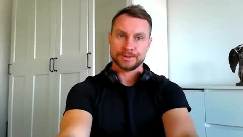 Snapshot of siggurd7one chatting on October 3, 2025, 7:49 am Orlando online show from October 3, 2025, 7:49 am