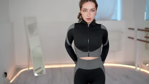 Snapshot of silent_chill chatting on February 3, 2025, 9:30 am Chilli online show from February 3, 2025, 9:30 am