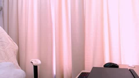 Snapshot of silk_ann chatting on March 3, 2026, 5:35 am silk_ann online show from March 3, 2026, 5:35 am