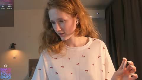 Snapshot of silkencrave chatting on October 17, 2025, 6:10 pm Call me Mia online show from October 17, 2025, 6:10 pm