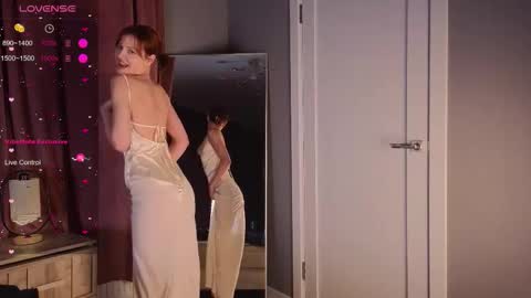 silly___woman online show from February 22, 2026, 7:45 pm