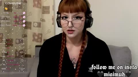 Mia online show from October 24, 2025, 8:16 pm