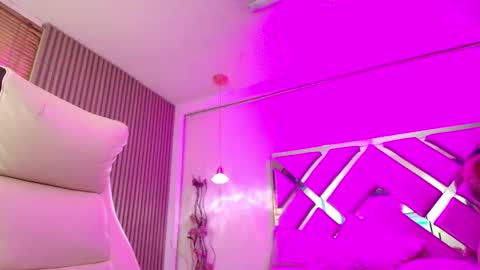 SIlvana  online show from November 13, 2025, 1:54 pm