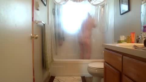 Snapshot of silverdragon70 chatting on September 28, 2025, 8:25 pm silverdragon70 online show from September 28, 2025, 8:25 pm