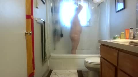 Snapshot of silverdragon70 chatting on October 25, 2025, 10:37 pm silverdragon70 online show from October 25, 2025, 10:37 pm