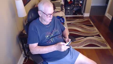 Snapshot of silverfoxmps chatting on September 25, 2025, 1:20 am silverfox online show from September 25, 2025, 1:20 am